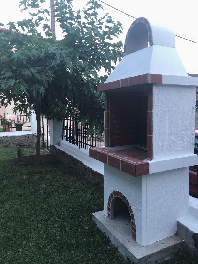 הוילה סיקיה Kyr Gianni Mansion מראה חיצוני תמונה